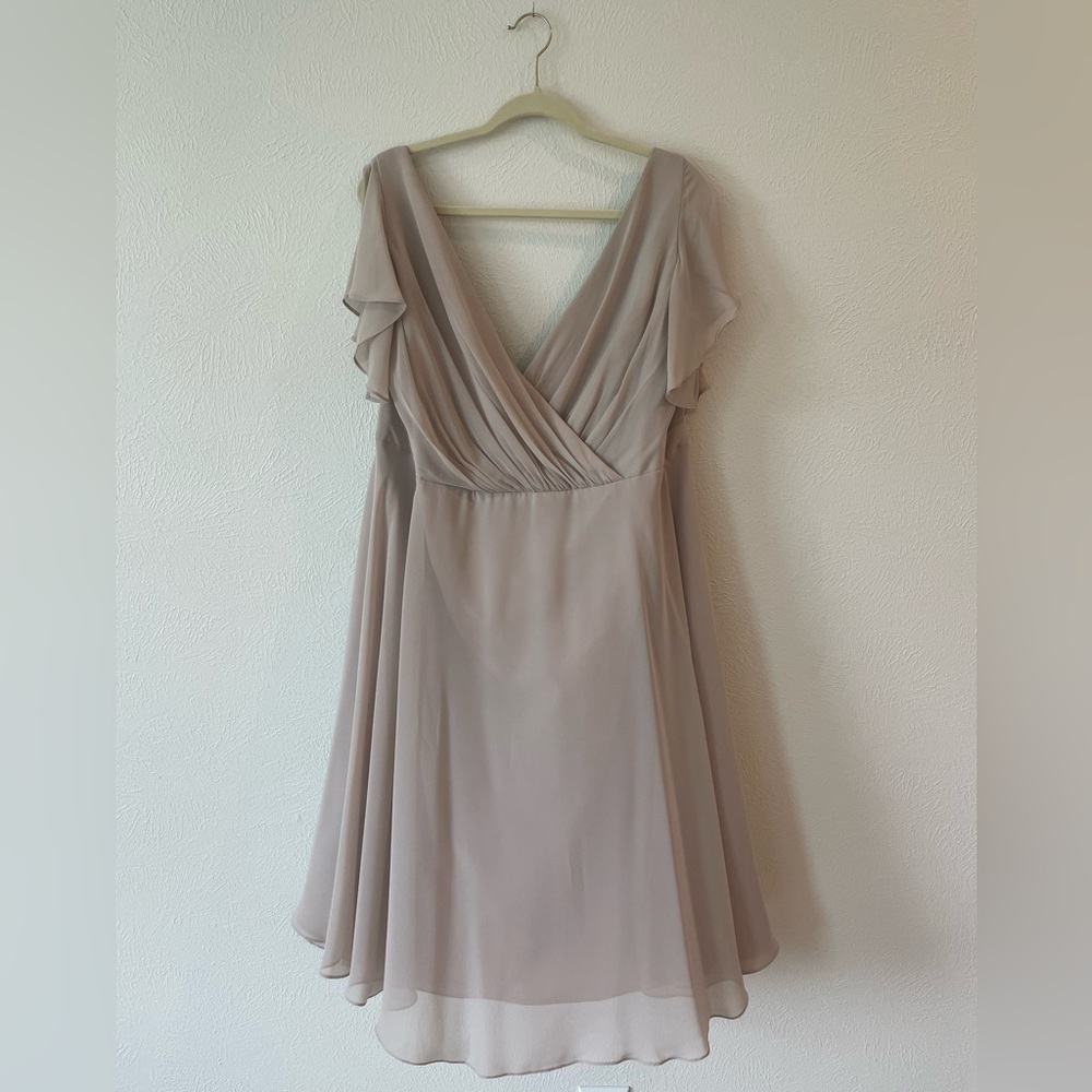 David’s Bridal | Flutter Sleeve Chiffon Short Bridesmaid Dress | 20 | Biscotti